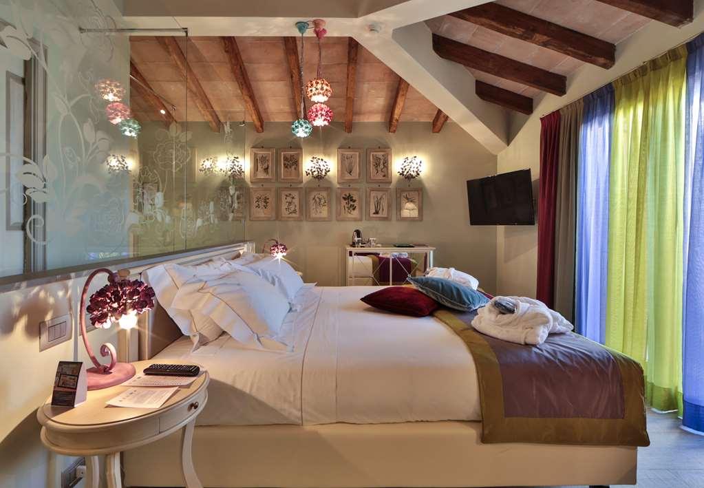 빌 술라르노 호텔 피렌체 객실 사진 A room at the hotel