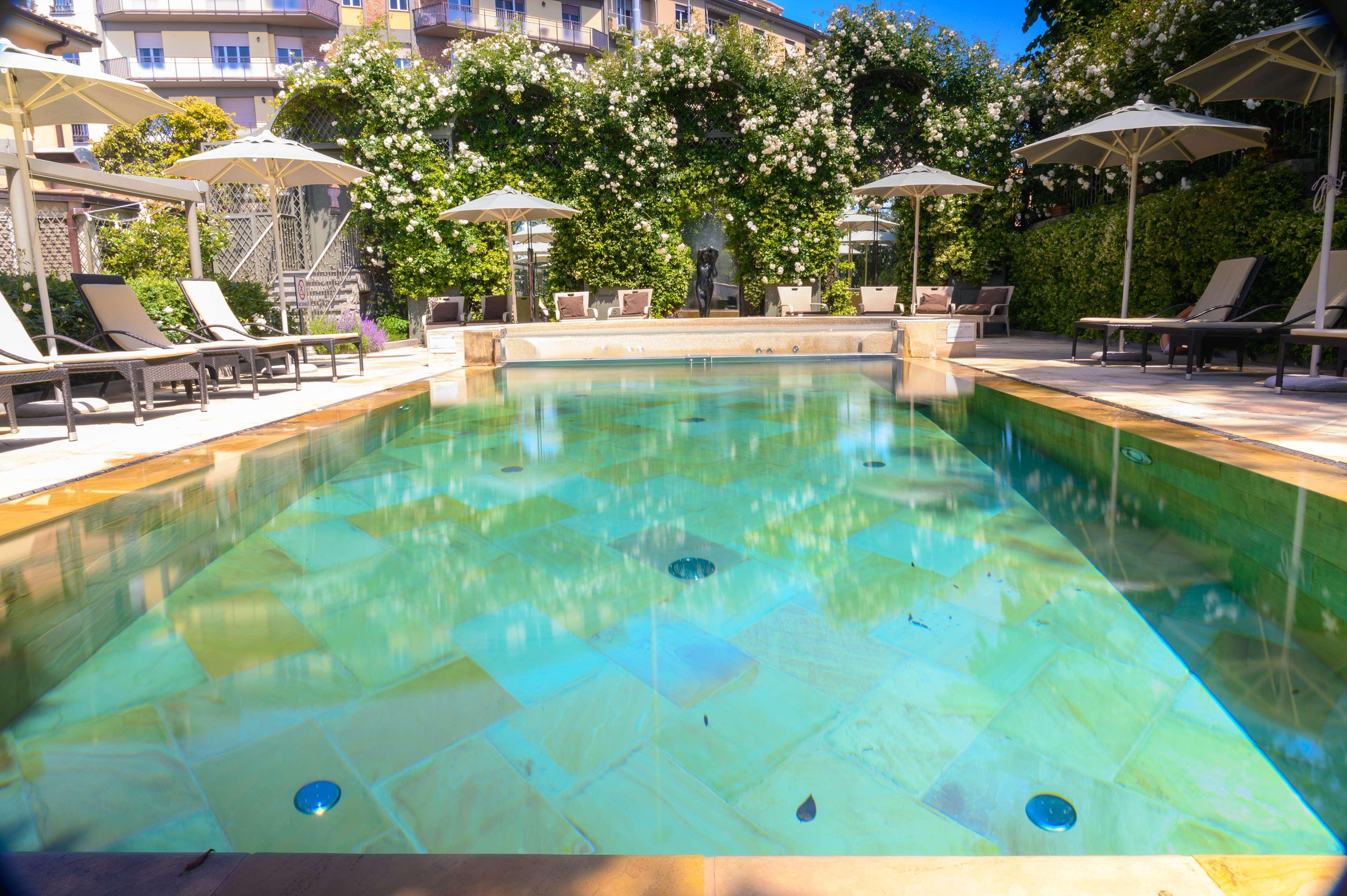 빌 술라르노 호텔 피렌체 외부 사진 The swimming pool at the hotel