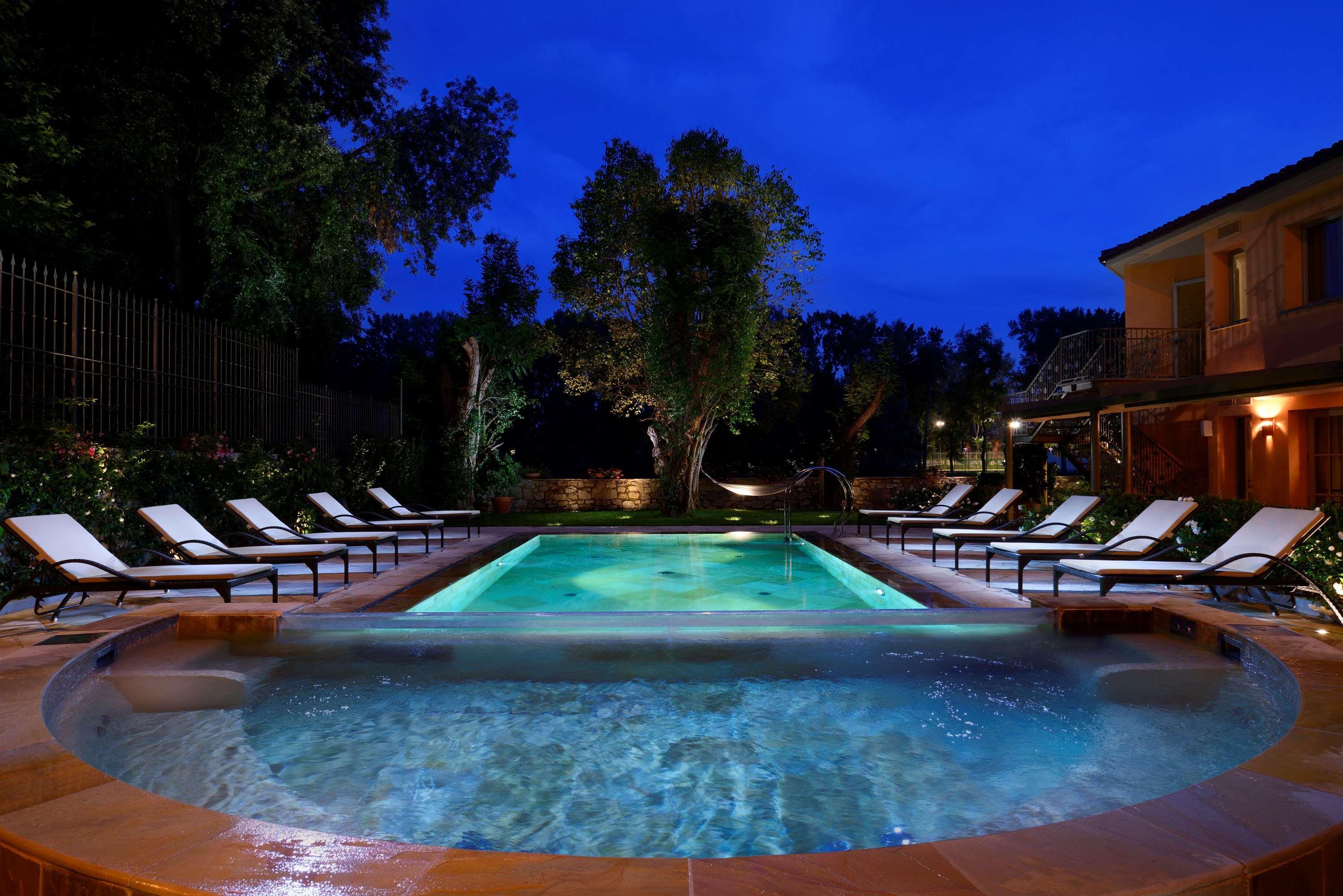 빌 술라르노 호텔 피렌체 외부 사진 The pool at the Hotel Villa-Cortina