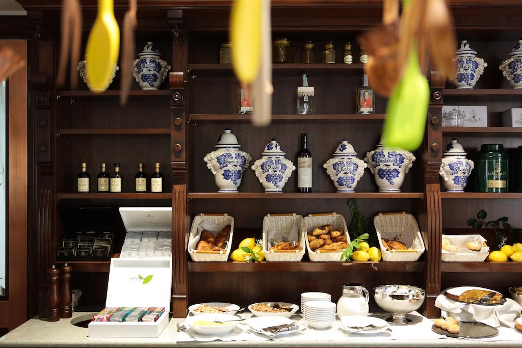 빌 술라르노 호텔 피렌체 외부 사진 A traditional Dutch breakfast